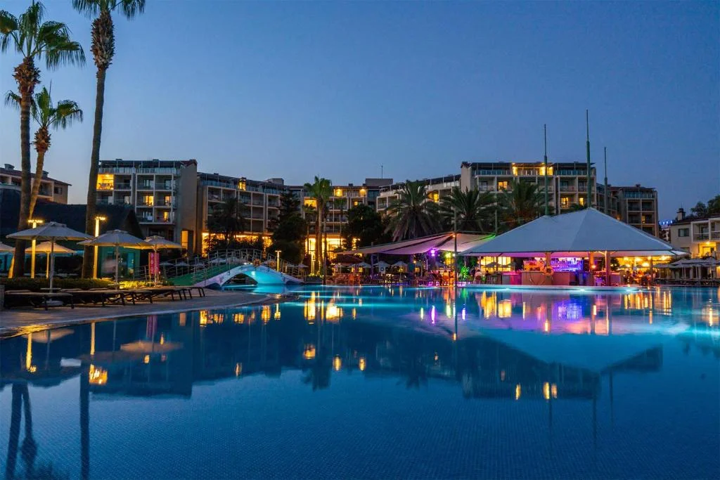 Arum Barut Collection - Fotoja 7