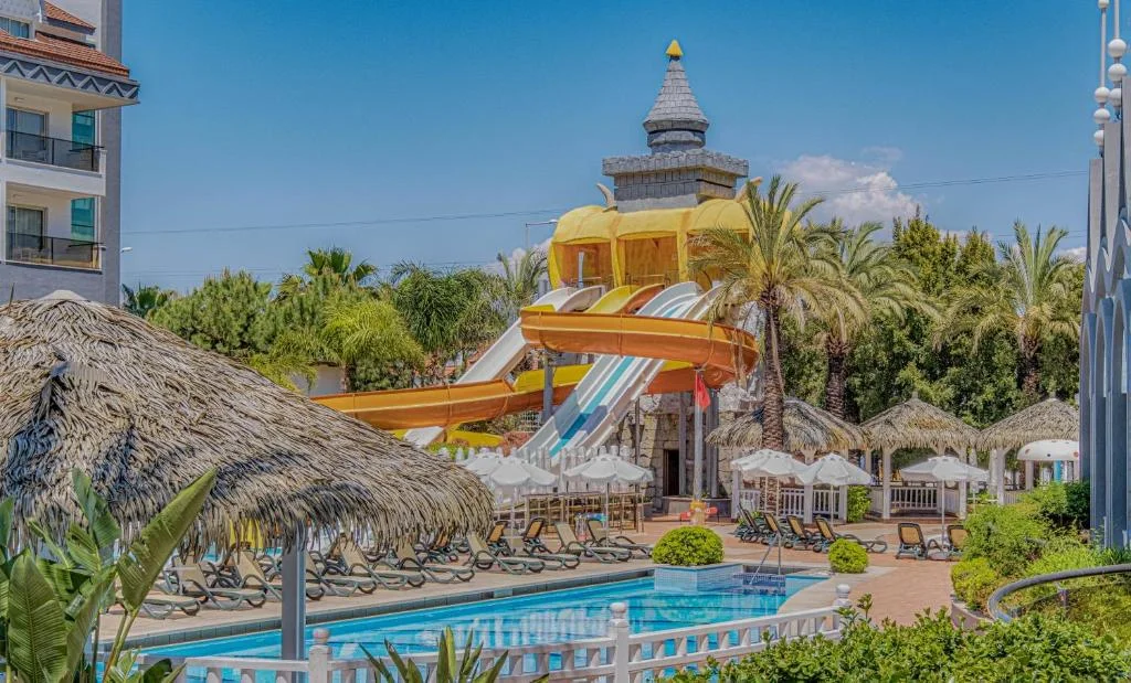 Well Palace Side - Fotoja 8