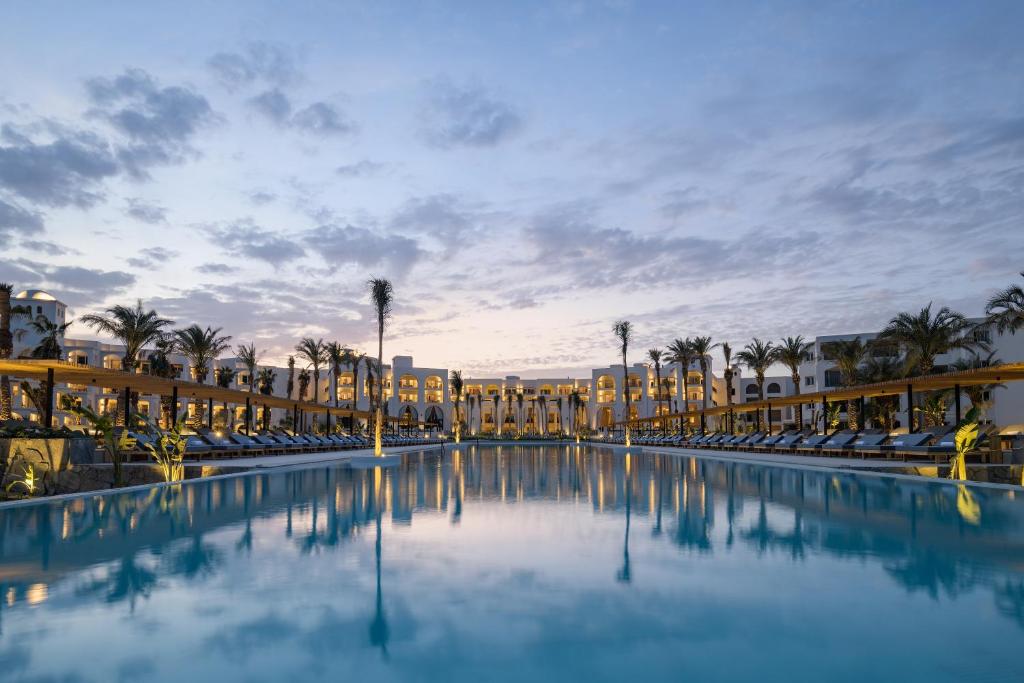 Serry Beach Resort - Fotoja 3