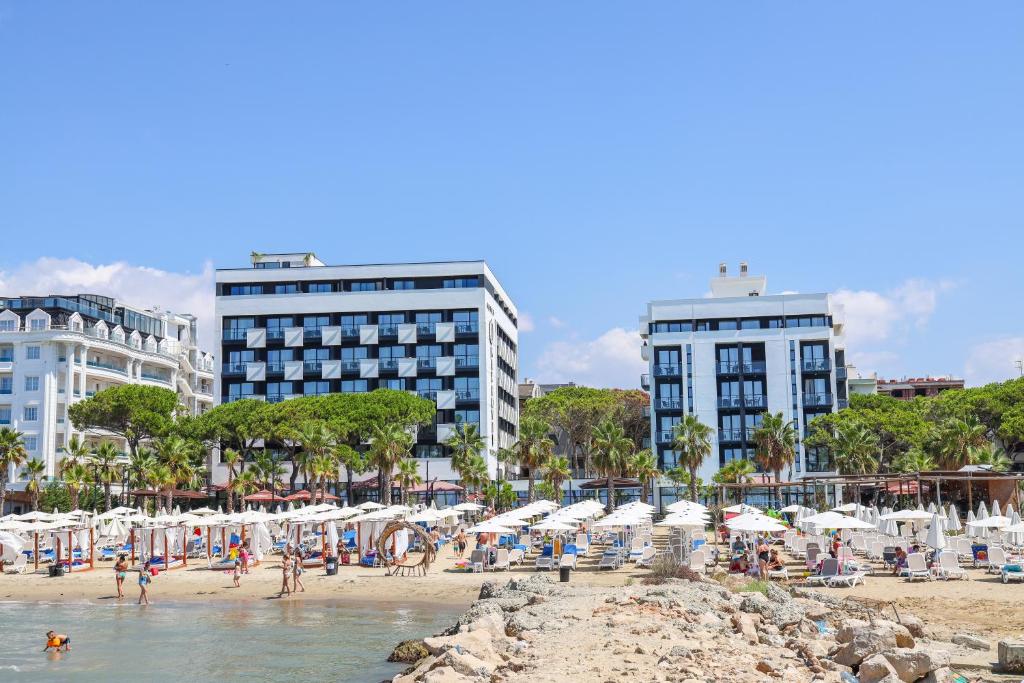 Royal G Max Hotel & Spa