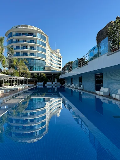6 netë në Antalya